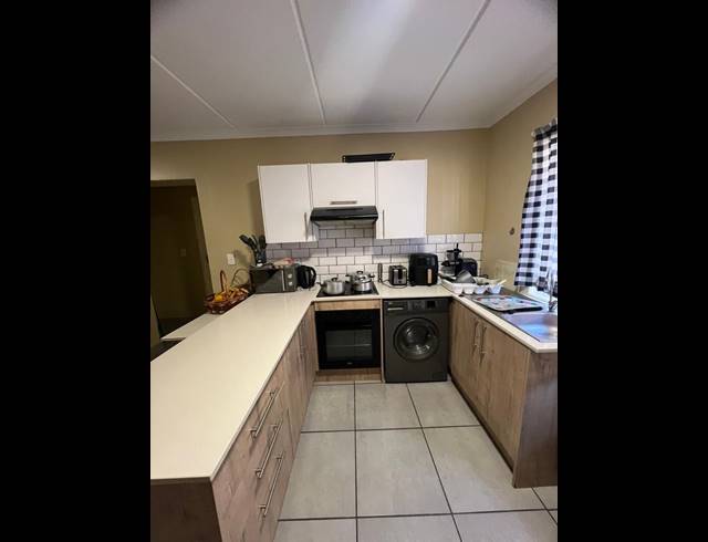 2 BEDROOM APARTMENT FOR SALE IN POMONA